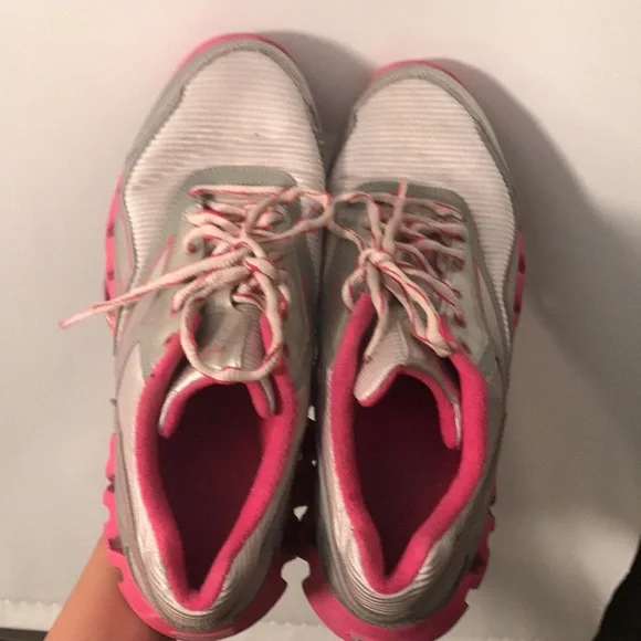 Athletic sneakers - Picture 4 of 4